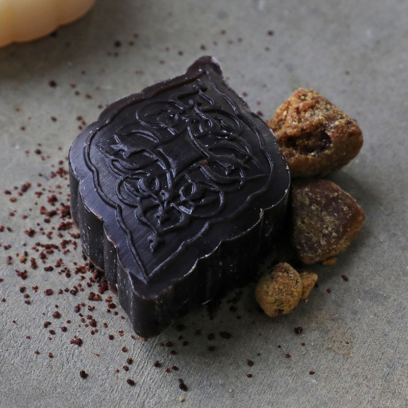 Amber mini Ma'amoul soap - handcrafted seductive travel-size soap with oriental spices - Lebanese artisan
